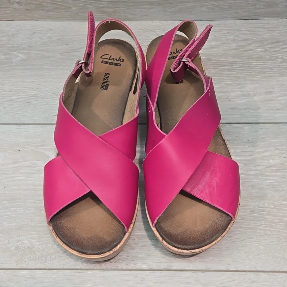 Clarks Collection Women Cushion Sofr Pink Wedge Sandals Shoes Sz 8.5